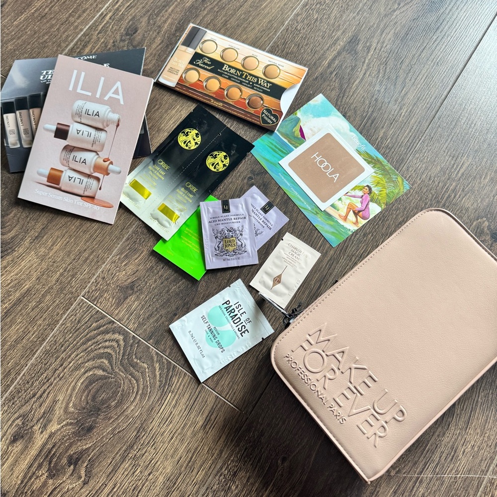 Make Up For Ever Bag w/ over 30+ free Samples